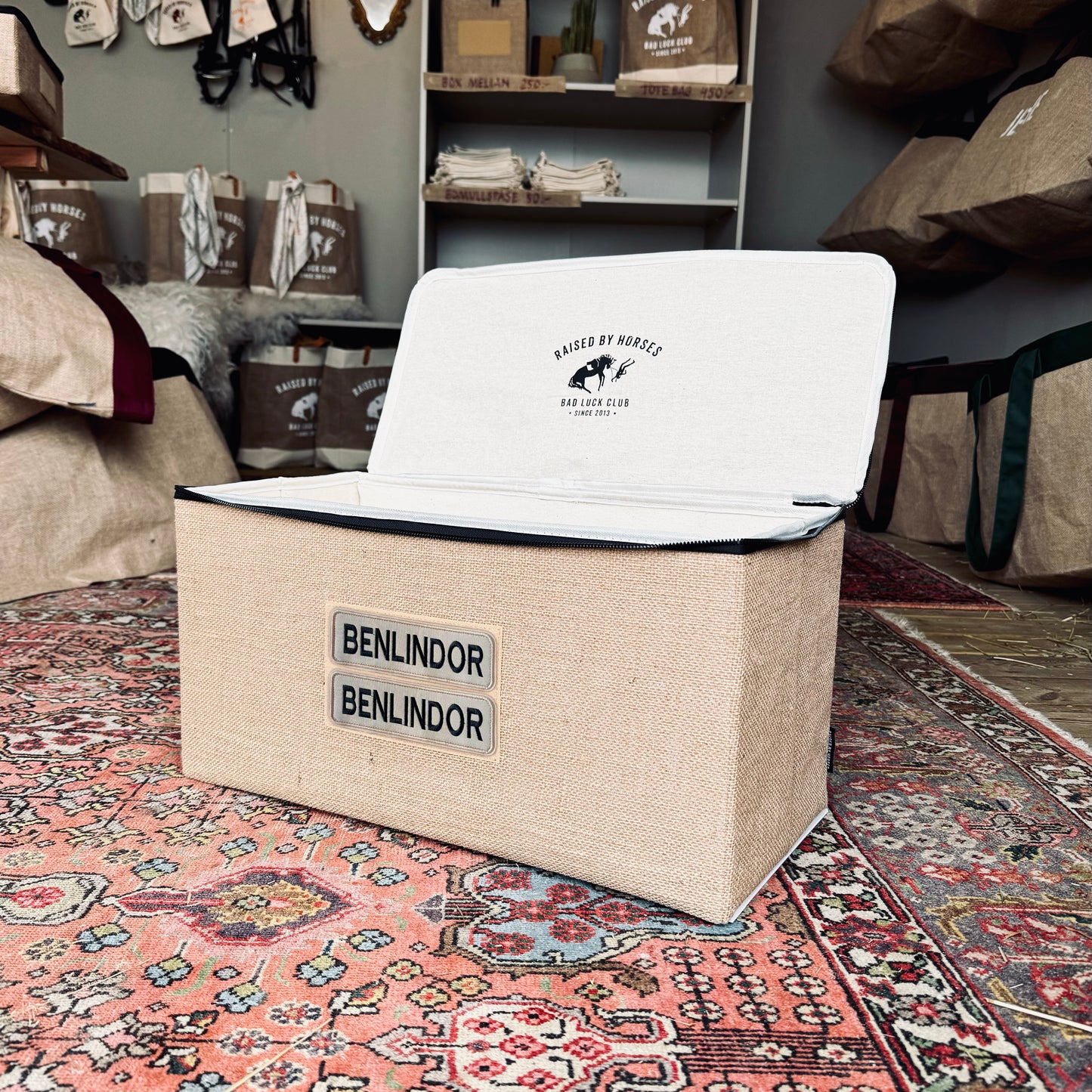 Burlap box stor